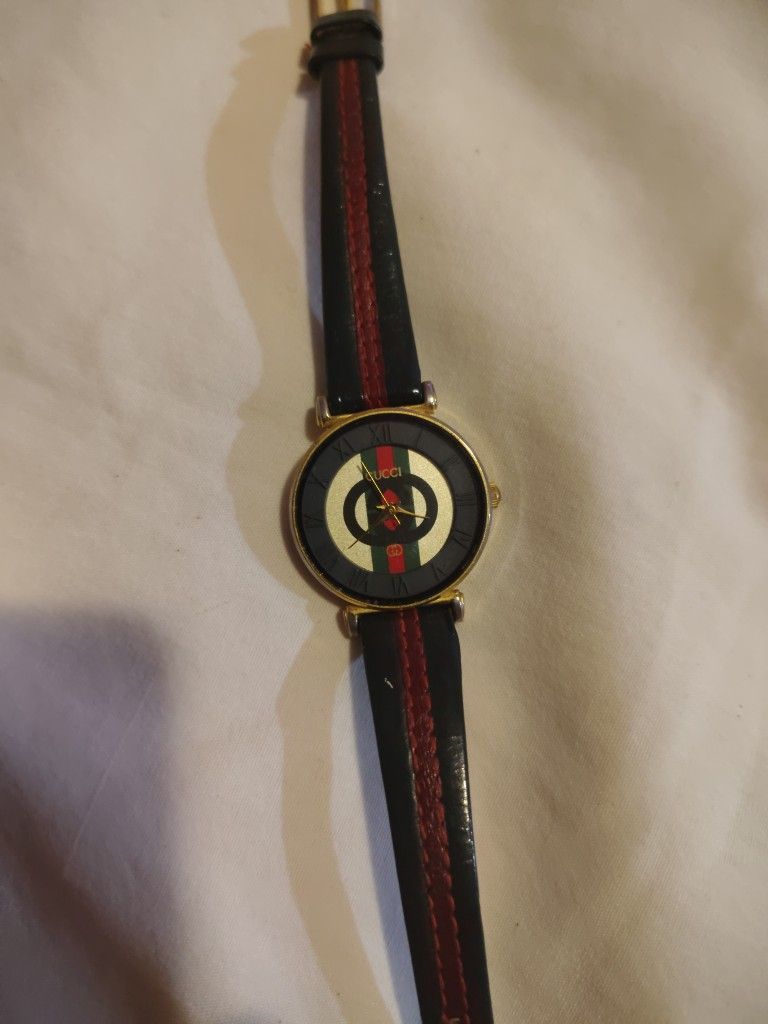 Women's Gucci Watch W/ Leather Strap