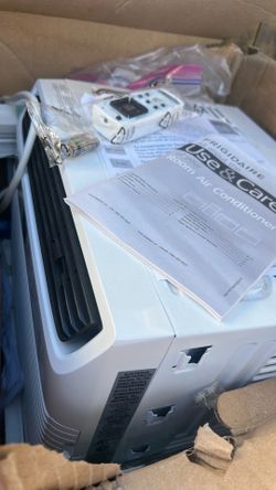 New 5000 Btu Frigidaire air conditioner