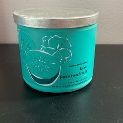 Kiwi Passion fruit Candle