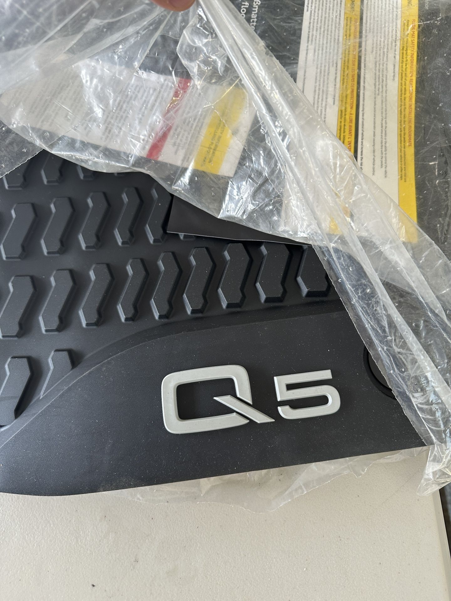 Audi Q5, all weather rubber floor mats