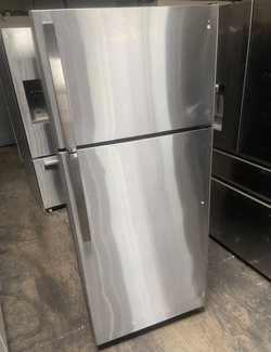 Stainless Top Freezer Fridge – Clean interior, glass shelves (brand unknown)