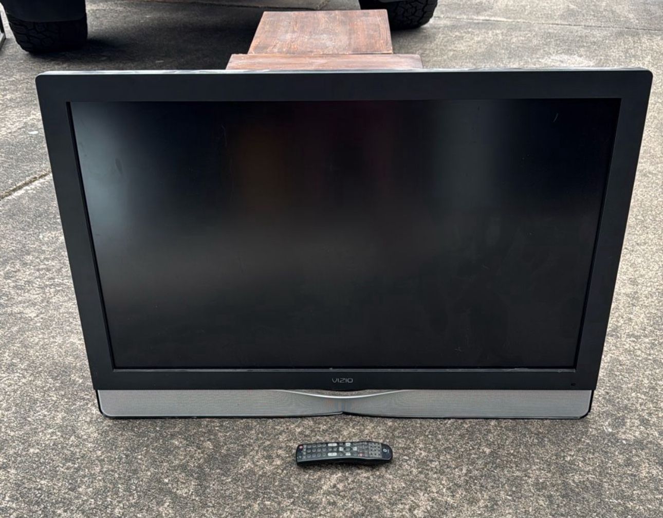 Vizio 42 Inch HD Flatscreen TV