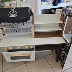 Free Kid's Kitchen