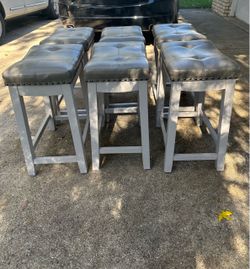 Set of 6  stools