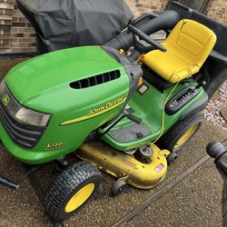 John Deere L120 20HP Vtwin Engine And 48” Deck And 2 Bin Bagger Riding Mower