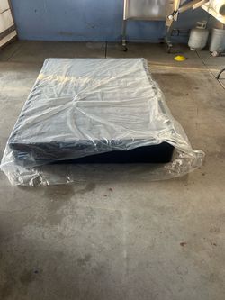 Full size box spring great condition $150