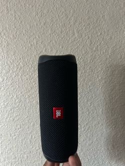 JBL Flip 5 Portable Bluetooth Speaker Black