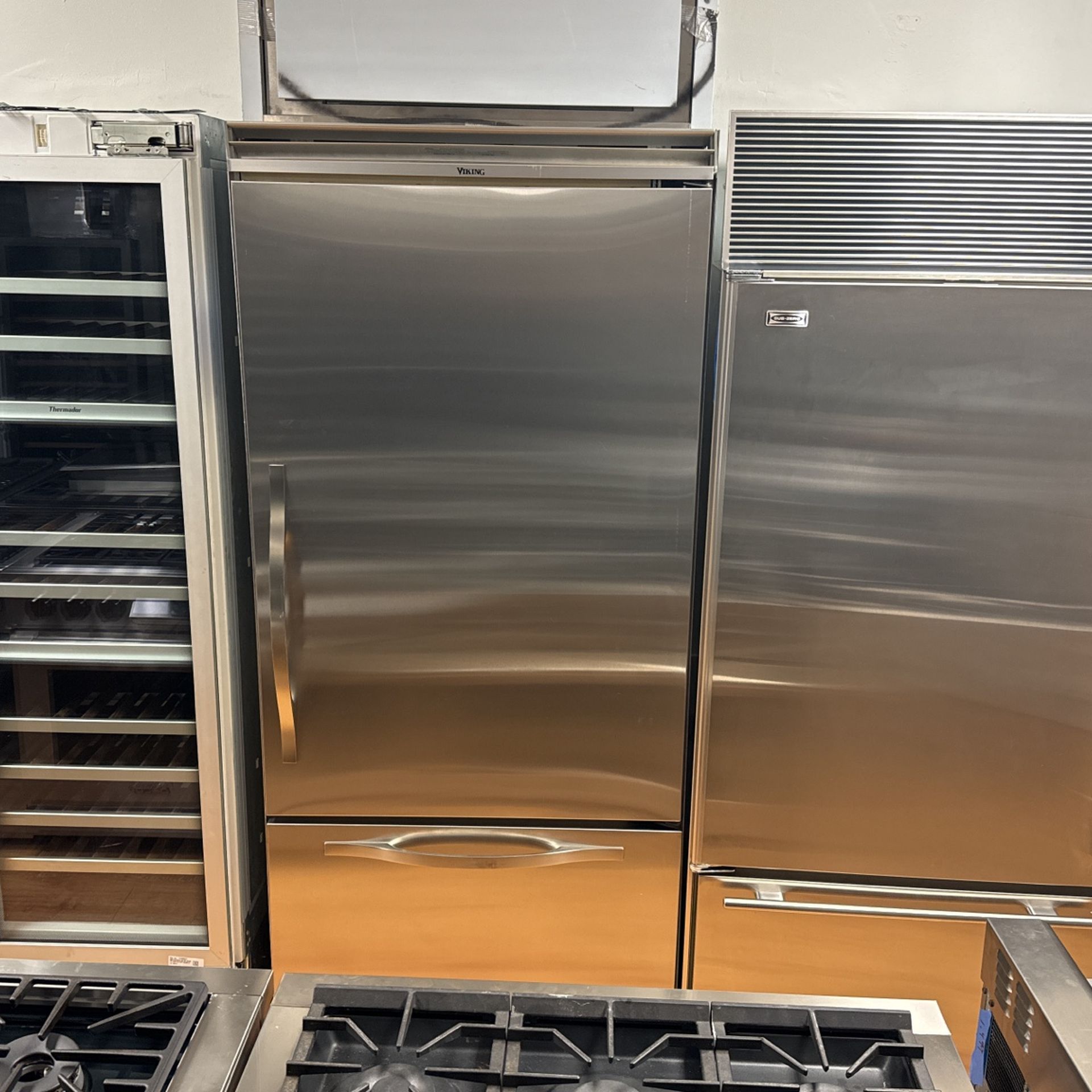 VIKING REFRIGERATOR 36” 