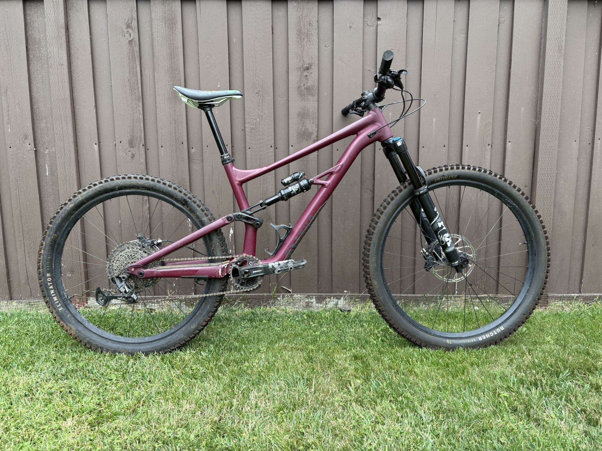 Mountain Bike | Specialized Status 140 (2022)