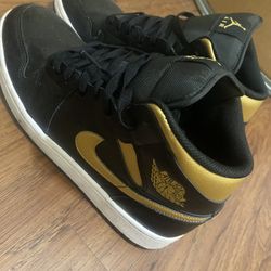 Air Jordan Mid 1s Size 9.5