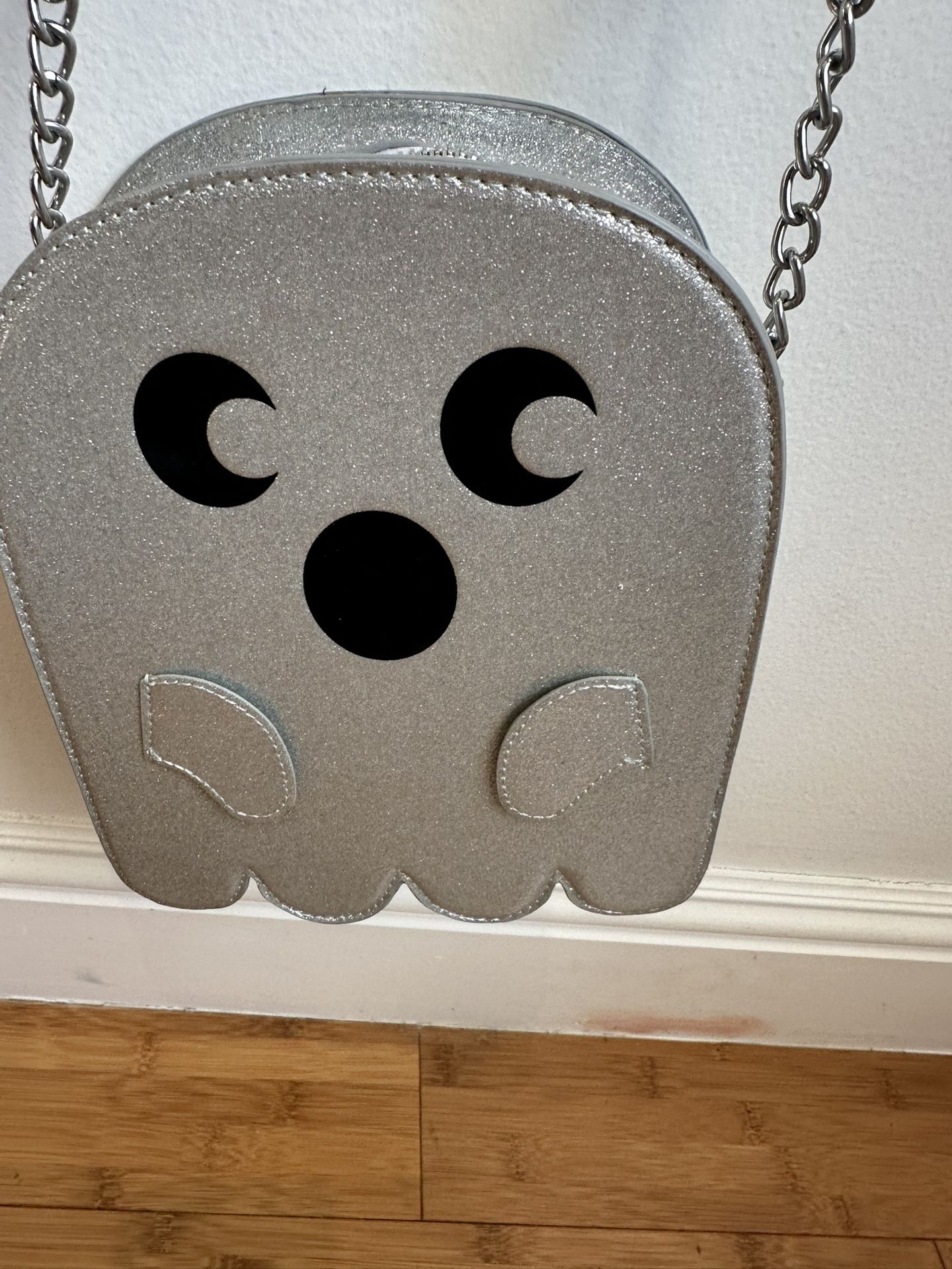 HALLOWEEN Mad Engine 2023 Silver Glitter GHOST Crossover Shoulder Purse 