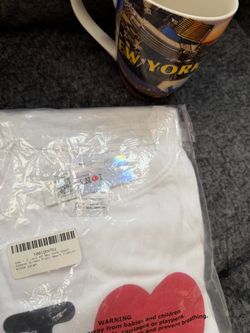 I Love NY New York T-Shirt White Large and coffee cup