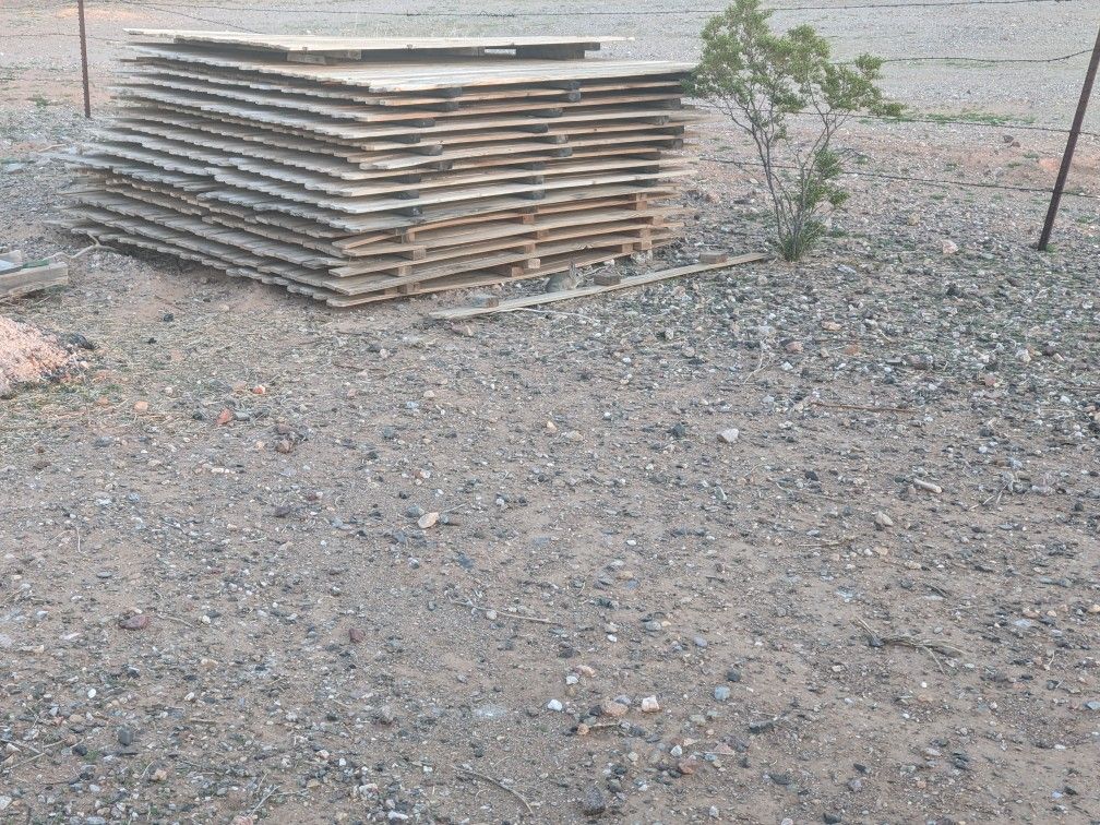 6x8' Wood Fence Panels