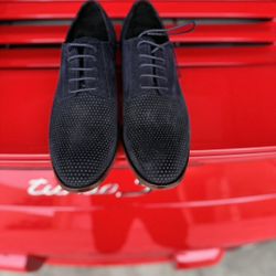 Kenneth Cole Mens Perforated Suede Oxford Shoes, Size 8