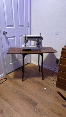 Sowing Folding Table With Kenmore Sowing Machine 