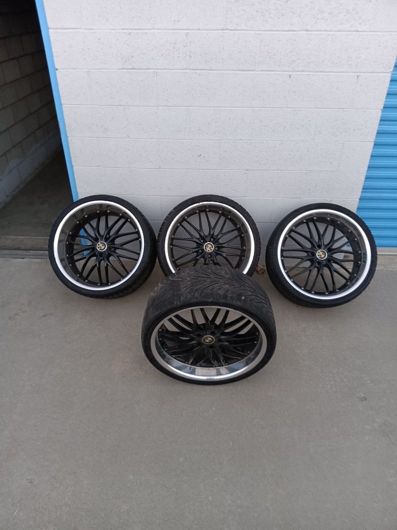 22 Inch Rims (5x120 Bolt Pattern)