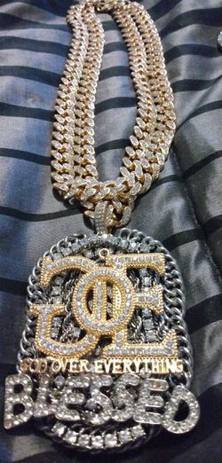 🔥🔥🔥Custom Designers Pendents "GOE" Rose Gold With Cuben Linx Chain IcedOut Everything 🔥🔥🔥 Icedout Ring 360 °.. $300 For 2 Chains And 1 Heavy ...