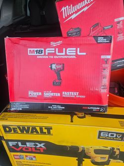 BRAND NEW MILWAUKEE 2967-21B SET