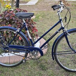 Vintage Raleigh Sports Road Bike.