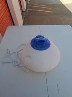 Vicks Warm‑Steam Humidifier / Vaporizer – White & Blue – Works