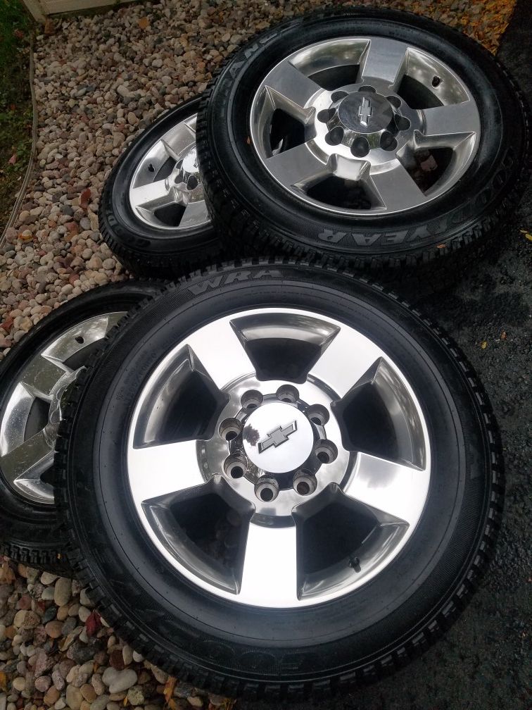20" chevy silverado ltz HD 2500 stock wheels tires like new!