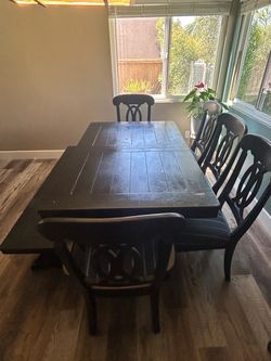 Expandable Farmhouse Dining Set – Table, 6 Chairs + Bench