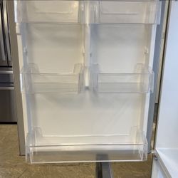 Insignia Refrigerator 