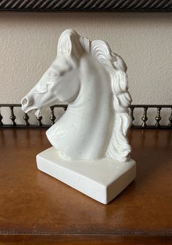 New Horse Head Figure