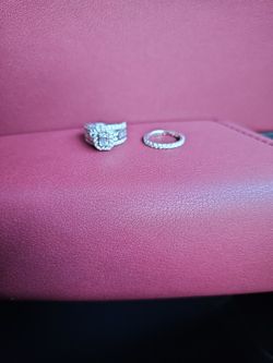 Woman's Engagement & Wedding Band