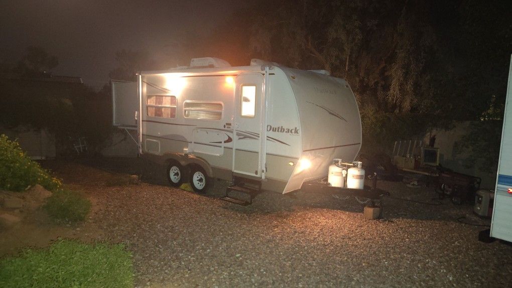 2008 Outback Ultralight Queen Size Bedroom Slide Excellent In And Out