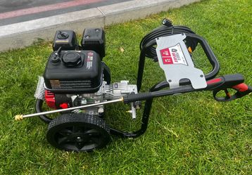 POWER WASHER  3100 PSI 2.4 GPM Cold Water Gas Pressure Washer with 163cc Engine