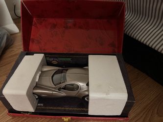 1:18 DIE-CAST CHRYSLER ATLANTIC CONCEPT CAR – BOXED COLLECTIBLE