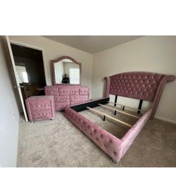 LUXURY PINK FULL SIZE BEDROOM SET INCLUDING BED FRAME /DRESSER & NIGHTSTAND !!!