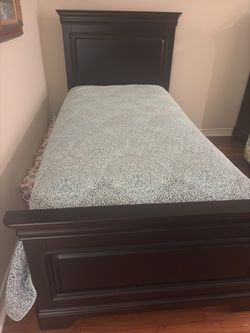 Twin bed