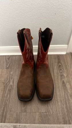 Steel toe boots