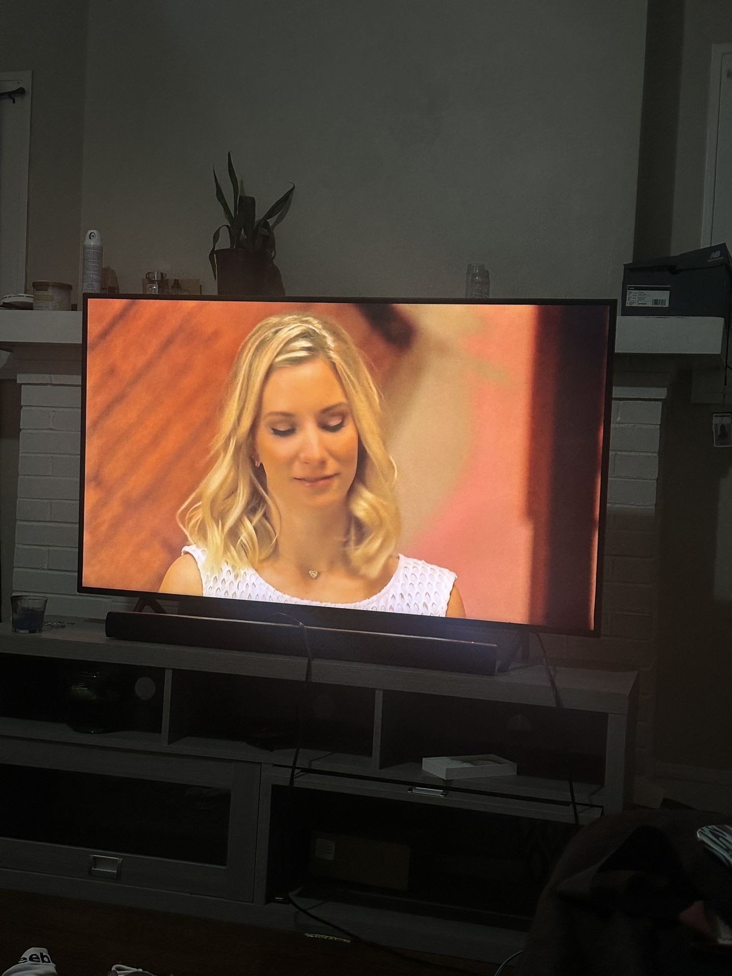 2019 Samsung 52’ Tv