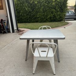 Kid Metal Table & Chairs 