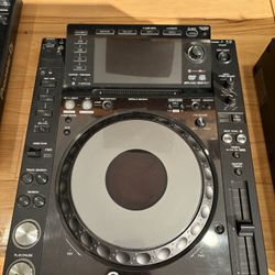 Pioneer CDJ 2000 Nexus