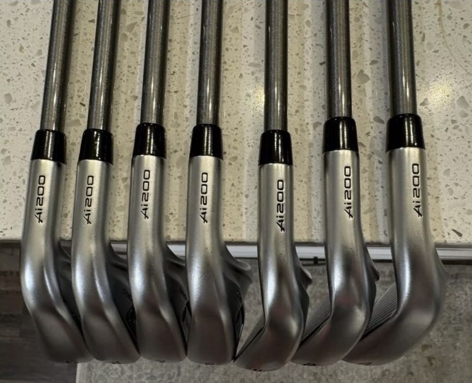 Callaway Apex Ai200 Irons Steelfiber Aerotech shafts