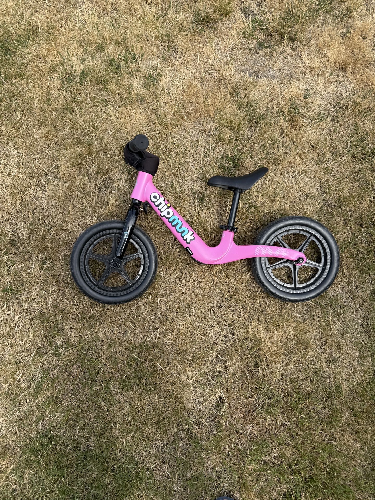 Chipmunk 12" Lightweight Magnesium Balance Bike- Pink