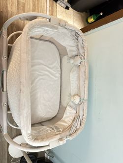Neutral Bassinet 