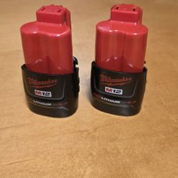 Milwaukee M12 CP 2.0Ah Battery Packs (2) Like New No Low Offers/Trades. Price is Firm. Pickup in  Burien Yes Available 