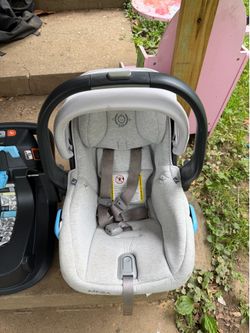 Carseat with 2 base like new