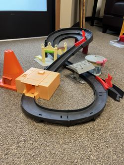 Disney Pixar Cars Race Around Radiator Springs Playset