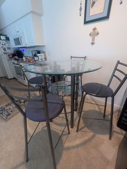 High table with 4 high chairs