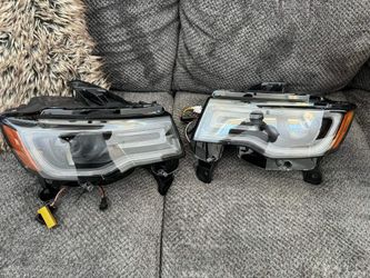 Jeep Cherokee Headlight