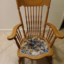 VTG Rocking Chair