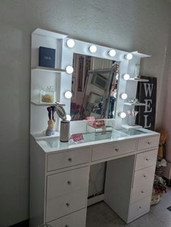 Beautiful vanity for makeup