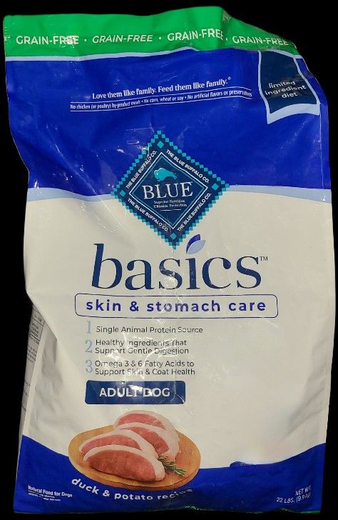 Blue Buffalo Basics - Skin & Stomach Care - Duck & Potato Recipe - Adult Dog Dry Food