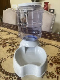 Pet Food Dispenser Feeder